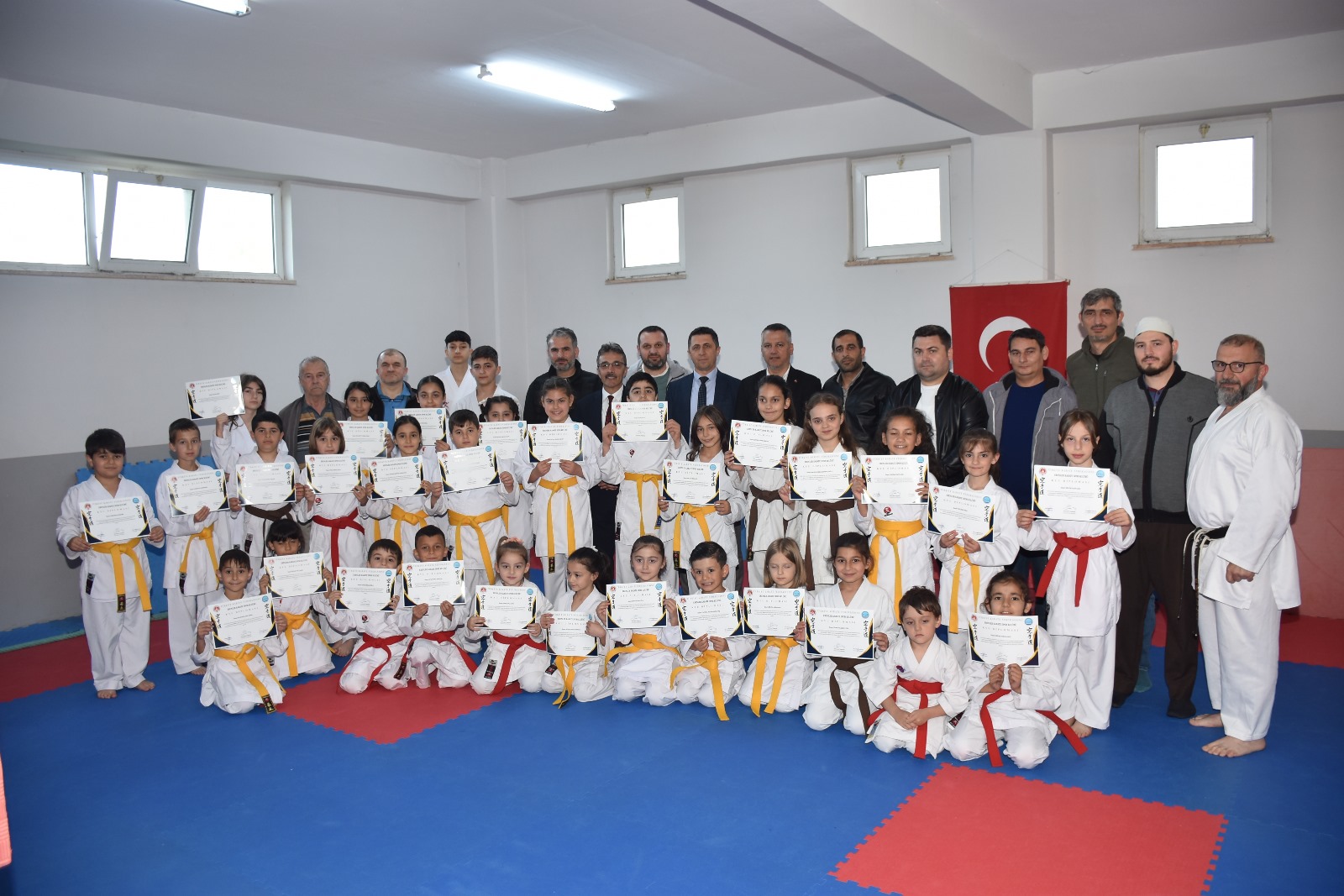 “ÇOCUKLARIMIZ İÇİN EN GÜZEL AKTİVİTE SPORDUR”